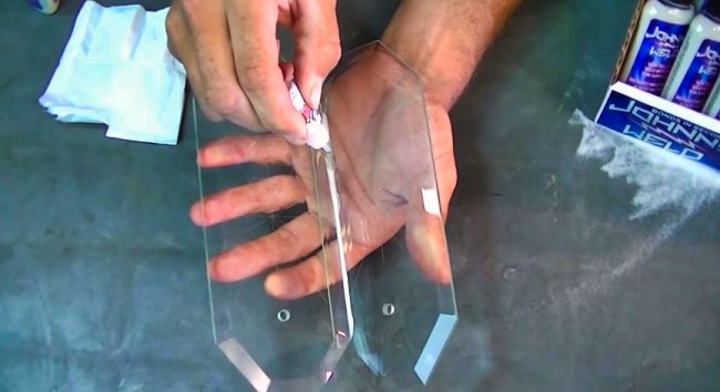 Gluing for Glass