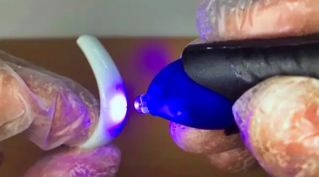 How to Use UV Glue